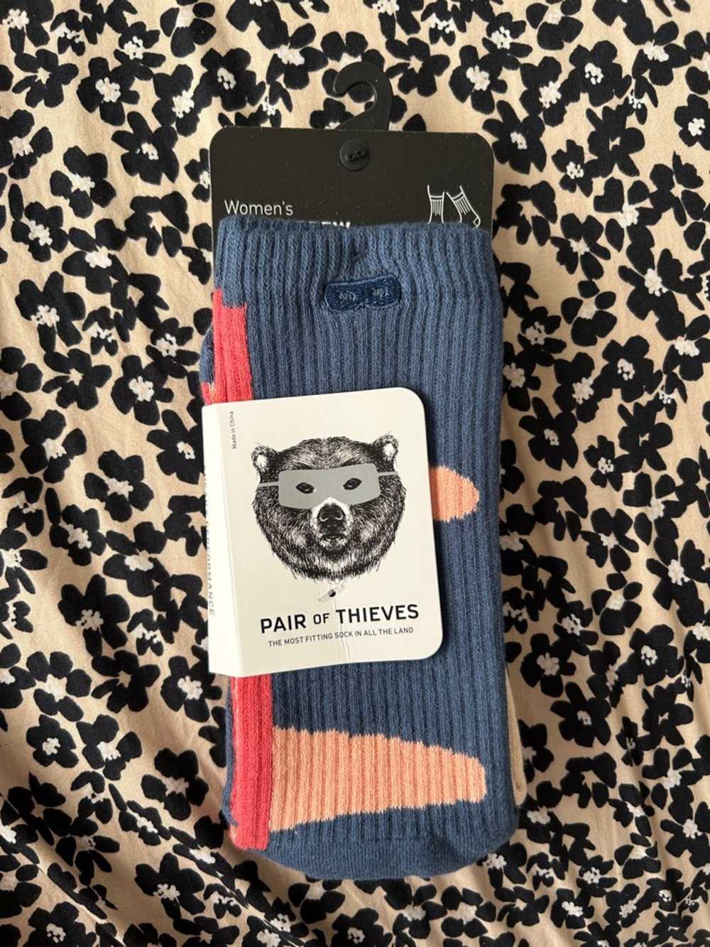 Pair of Thieves Women's Blue and Pink Patterned Crew Socks